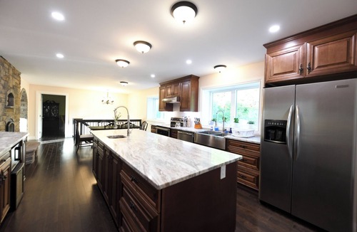 Killaloe Cottage | Mountain View Lodge - Brand New 8 Bedroom Home with 150 acres of privacy