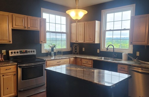 Royal House | Mountain View Studio Apartment
