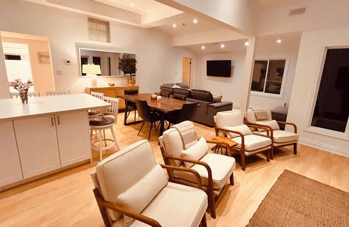 Purdy House | NALA'S LAKEHOUSE RETREAT- WATERFRONT AND OVER 1 ACRE TREE LINED PRIVATE PROPERTY