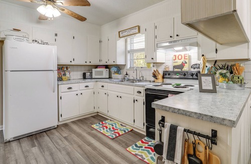 Pangburn Cottage | Nature Lover's Haven w/Fire Pit in Pangburn!