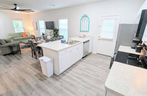 Kendleton House | Near Rosenberg & Needville Sleeps 8 Pets Welcome