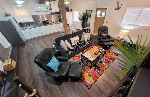 Regional District of Nanaimo Cottage | Nesting Ravens , Neat Cottage on private acreage,stay you will remember