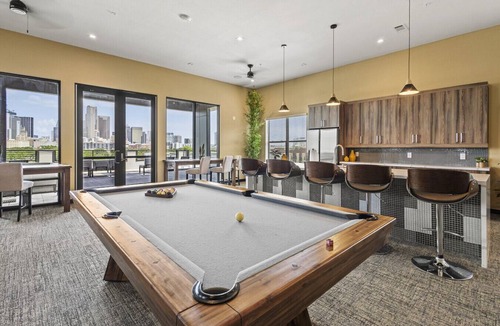 Cedars Apartment | NEW 1BR w/Games, Netflix, Pool, Gym & Rooftop