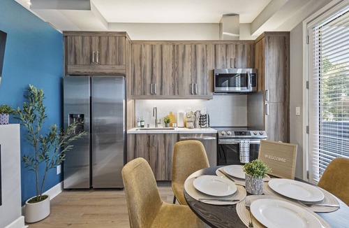 Cedars Apartment | NEW 1BR w/Games, Netflix, Pool, Gym & Rooftop