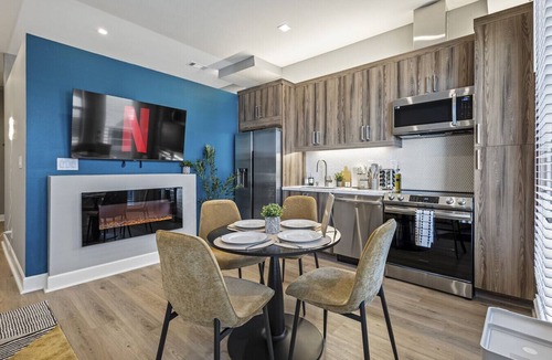 Cedars Apartment | NEW 1BR w/Games, Netflix, Pool, Gym & Rooftop