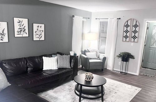 Enid House | NEW 2 Bed, 1.5 Bath Duplex