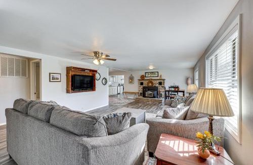 New Blaine House | New Blaine Getaway - Walk to Lake Dardanelle!