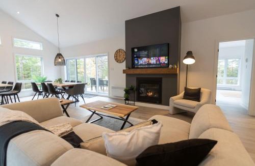 Pine Hill House | New chalet with spa and sauna - Le NaturOzen