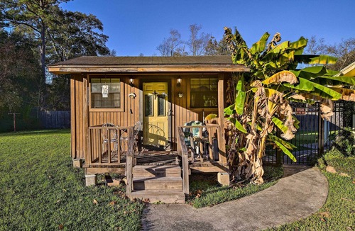 Voth Apartment | NEW! Cheerful Studio Cottage ~ 10 Mi to Beaumont!