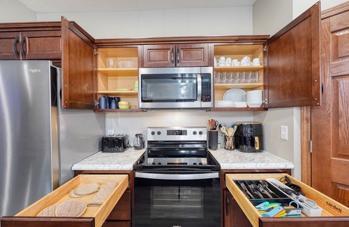 Sioux Falls House | New Construction 2 KING LUXURY Suites Available Book Now Voted #1 in S, F,
