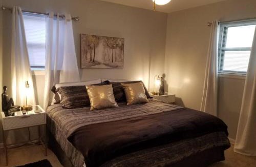Broken Arrow House | *NEW*ENTIRE HOME IN ROSE DISTRICT*DINE*SHOP*FUN