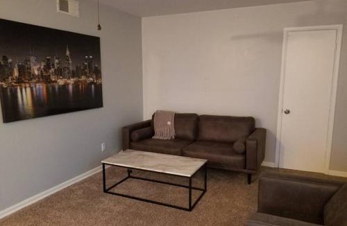 Broken Arrow House | *NEW*ENTIRE HOME IN ROSE DISTRICT*DINE*SHOP*FUN