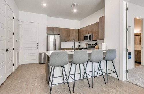 Edmond Apartment | New LUX 2Bed Apt @ UCO