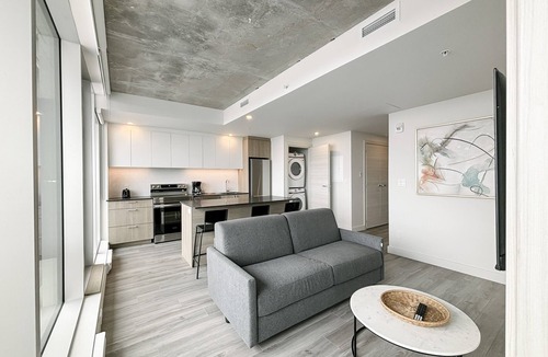 Quartier des Spectacles Apartment | New Luxury Unit in Heart of MTL 909 | Metro access