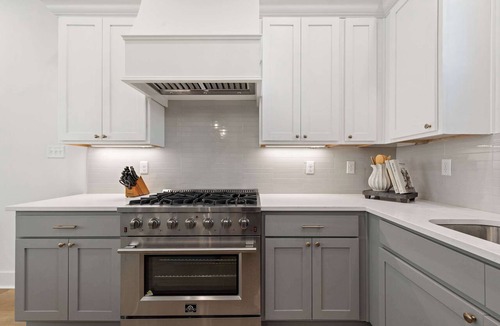 Lafayette Condo | New Modern Home- River Ranch - King Bed