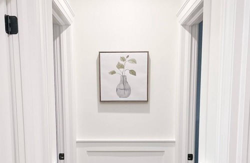 Hamilton House | New! Stylish & Updated 3bed unit on Hamilton's West Mountain!