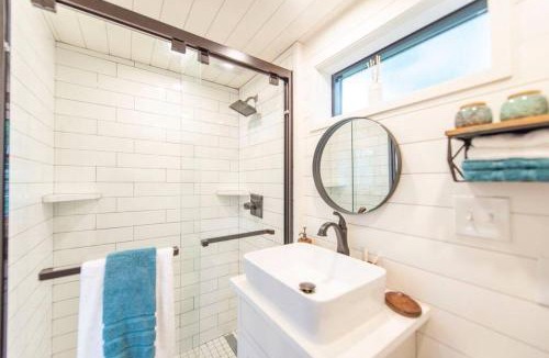 Waco House | NEW The Brazos-Tiny Home 12 Min to downtown