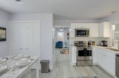 Granbury Apartment | New! Walk to Square - Granbury Gem w/Hot Tub
