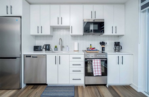 Kitchener Apartment | Newly Built 22nd Floor Condo w Stunning Views