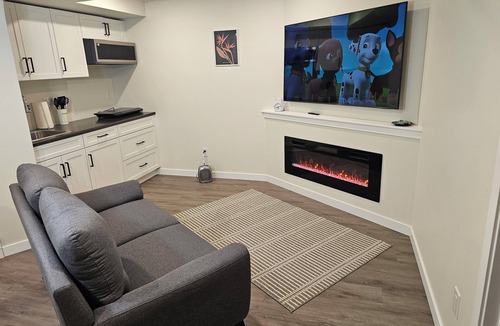 Fort Gary House | Newly Built Modern Room in the serene environment of Bison Run.
