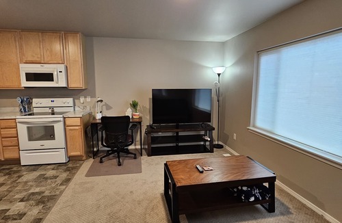Taku - Campbell House | NEWLY BUILT TOWNHOME W/2 BEDROOM & HEATED GARAGE