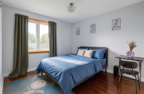 Jane and Finch Bed & Breakfast | Newly Reno’d 3BR Bungalow w/Backyard Volleyball Set—Near TTC & Rogers Stadium!