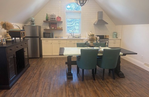 Caledon House | Newly renovated 1 Bedroom apartment in Alton, Ontario