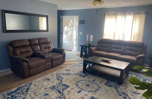 Wichita Apartment | Nice 3 BDR 2 Bth house+Garage+Fenced backyard