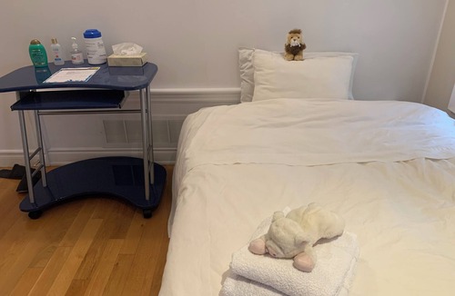 Aurora Apartment | Nice clean Cozy new renovated basement apartment with separate entrance