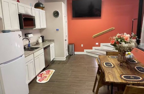 Uptown Apartment | Nice Prince and Princess Suite!