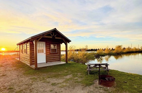 North Perth Cabin | North Cabin - Whispering Willow Cabins