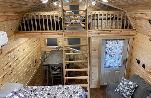 Platter Cabin | North Poolside Cabin
