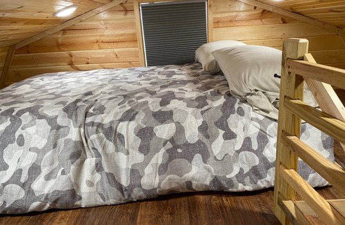 Platter Cabin | North Poolside Cabin