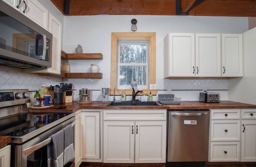 North Pole Apartment | Northern Lights Retreat Near Fairbanks with Parking