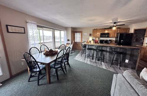 Marion House | Now booking for spring & summer! Book your lake get-away now! Boat/dock avail!