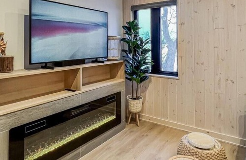 Roseneath Cabin | Oak View Cabin Nordic Modern Newly Renovated