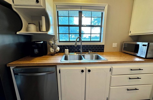 Bourg House | Oaks & Acreage! Comfortable home on 8.5 acres