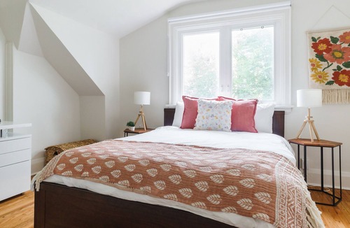 The Beaches House | Oasis in the Beaches Comfy 3BR w. Parking