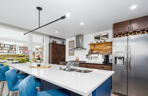 South Addition House | Ocean & mountain-view townhome with heated garage & fireplace - dog-friendly