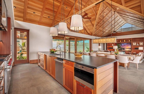 Poipu House | Ocean View Estate | Infinity Pool & Chef’s Kitchen | Hale Malie