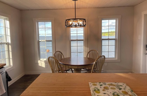 Embree House | Oceanfront clapboard cottage - a great central location!