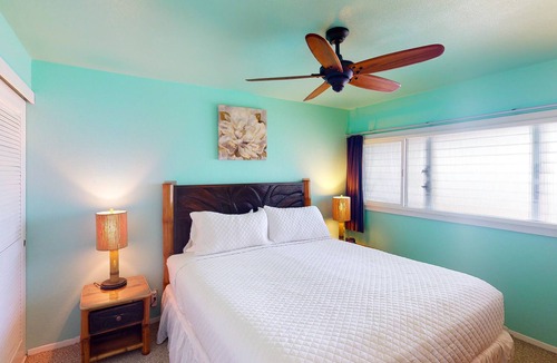 Wailua Condo | Oceanfront home w/views of Wailua Bay, WiFi, shared pool, balcony, private W/D