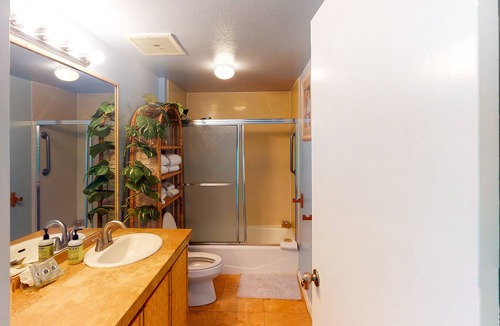 Wailua Condo | Oceanfront home w/views of Wailua Bay, WiFi, shared pool, balcony, private W/D