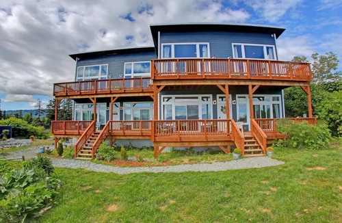 Homer Apartment | Oceanfront Luxury Penthouse Overlooking Kachemak Bay and the Homer Spit!