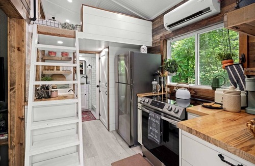 Powell Cabin | Off-Grid Cabin Surrounded by Trees in Pineville, Missouri