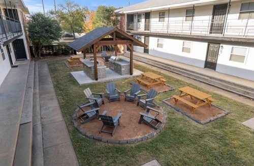 Stillwater Apartment | Oklahoma State University Unit 6 blocks to the stadium