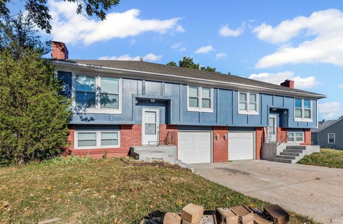 Olathe Apartment | Olathe duplex by YDSH GuestMind - Comfortable, private unit, Pet Friendly!