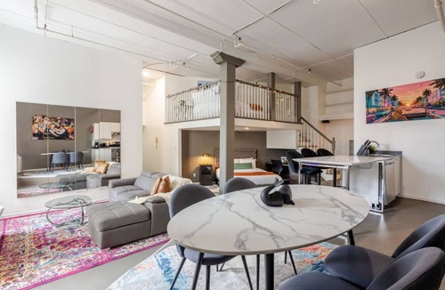 Cite Multimedia Apartment | Old Montreal Loft | Modern & Trendy ‘Sweet Escape’
