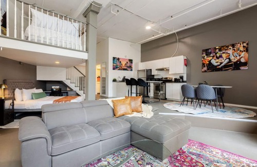 Cite Multimedia Apartment | Old Montreal Loft | Modern & Trendy ‘Sweet Escape’