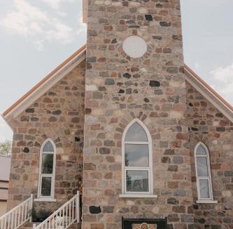 Estevan Bed & Breakfast | Old Stone Inn